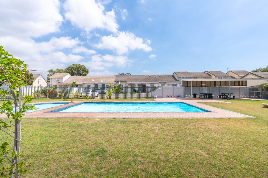 3 Bedroom Property for Sale in Thornton Western Cape